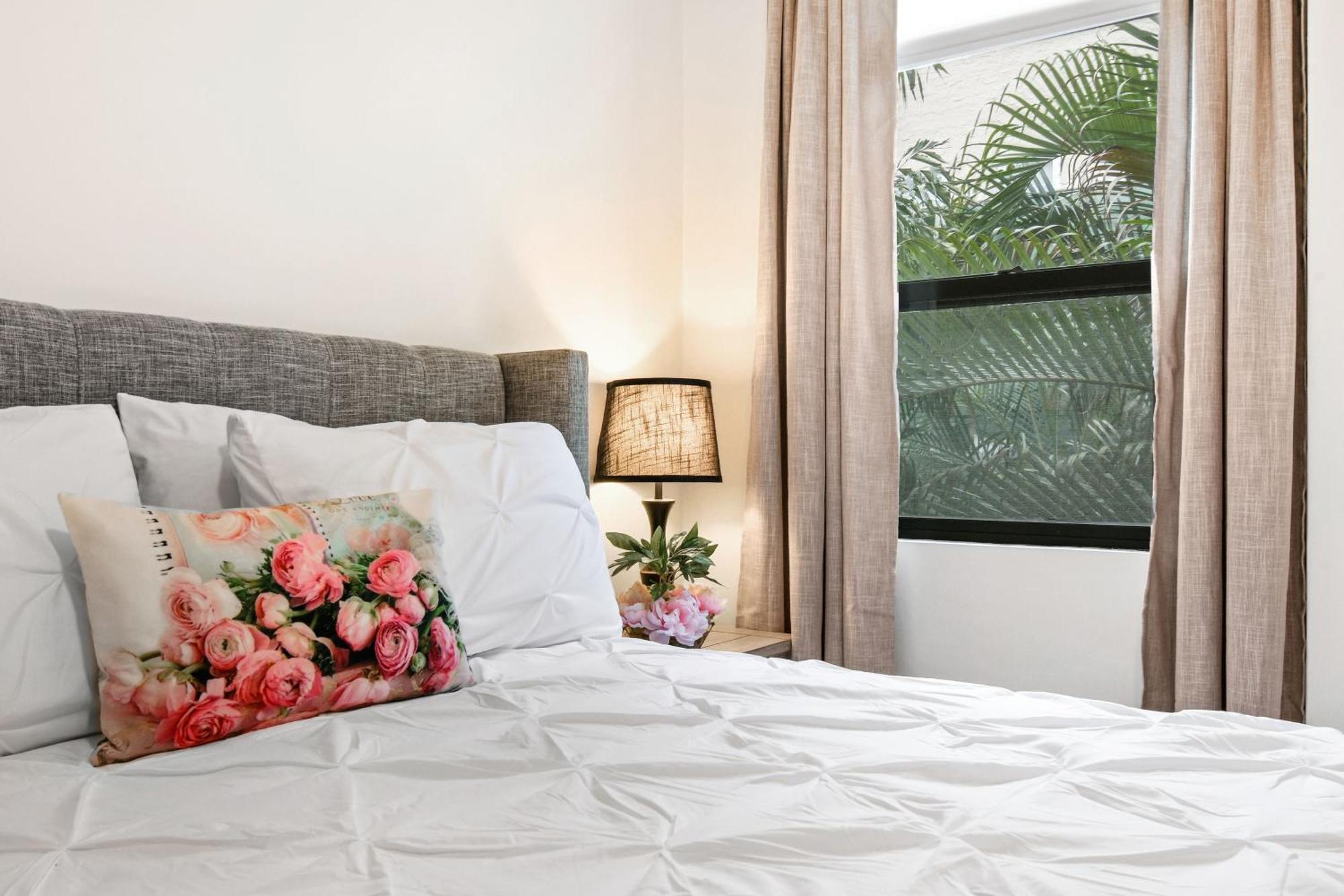 Orchid Suites - Historic Palm Beach Hotel Condominium Eksteriør billede